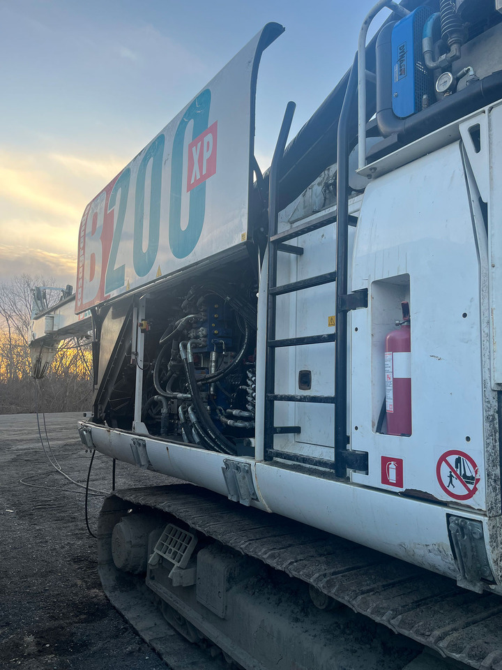 Casagrande B200 XP - Mât de battage: photos 4 Casagrande B200 XP - Mât de battage: photos 4