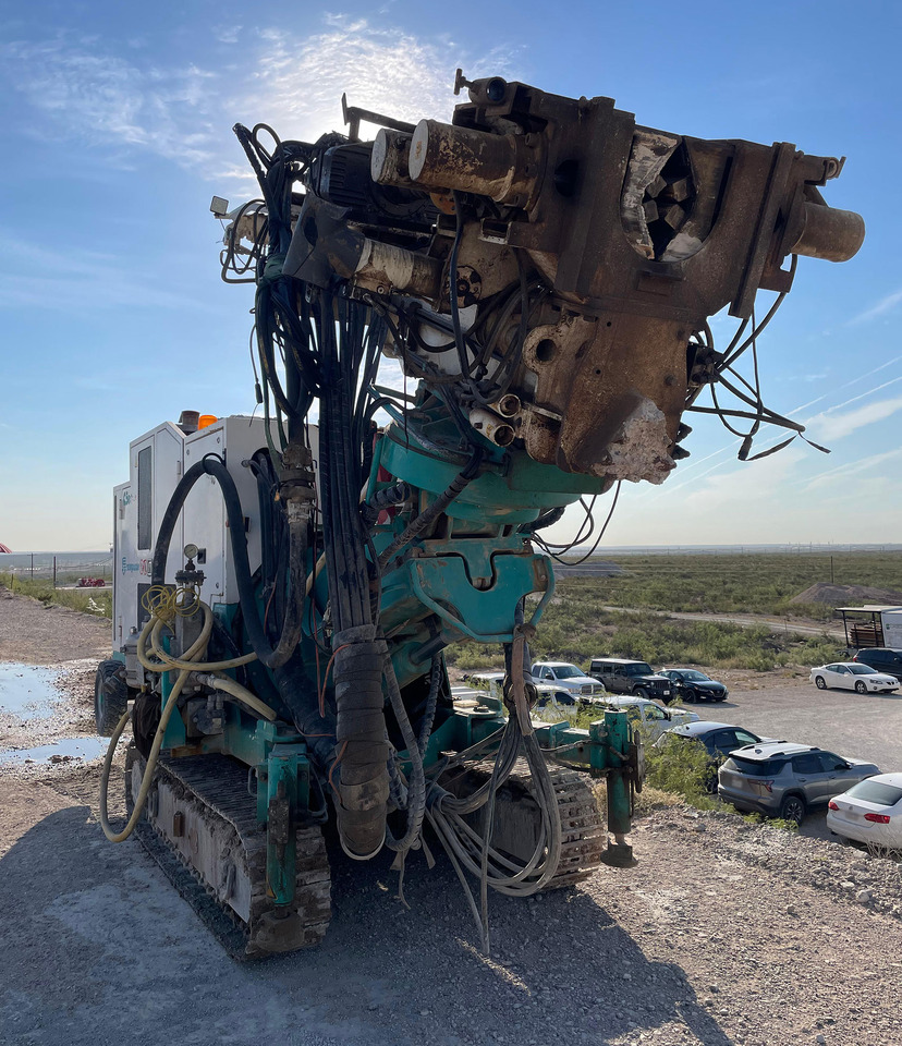 Casagrande C5R XP-2 - Mât de battage: photos 3 Casagrande C5R XP-2 - Mât de battage: photos 3