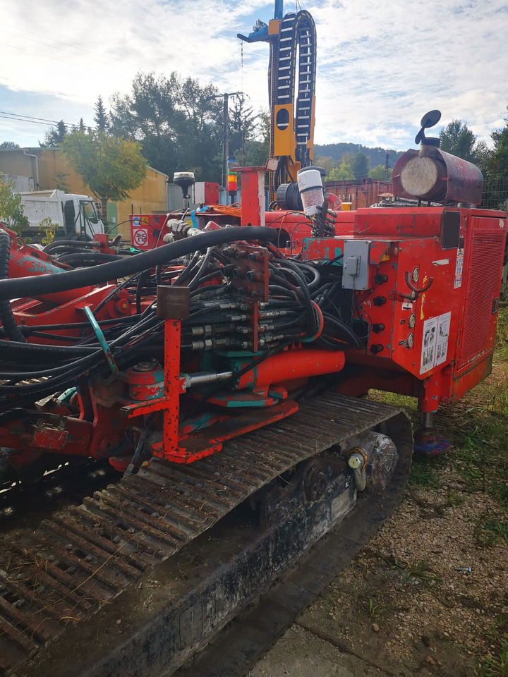 Casagrande C6 XP - Mât de battage: photos 1 Casagrande C6 XP - Mât de battage: photos 1