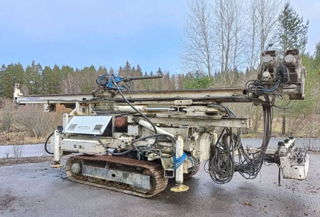 Casagrande C8 - Mât de battage: photos 2 Casagrande C8 - Mât de battage: photos 2