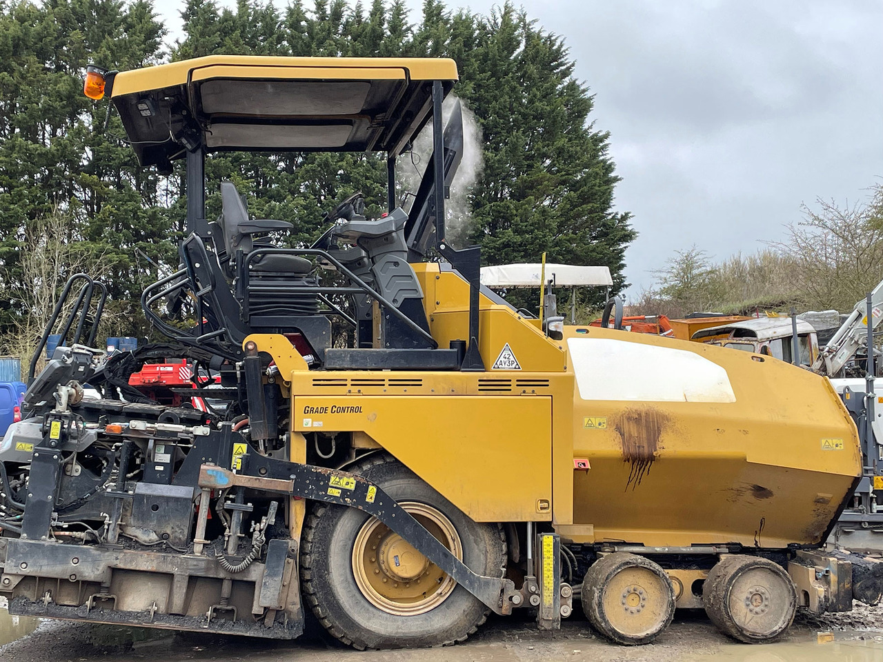 Caterpillar AP500F - Finisseur: photos 4 Caterpillar AP500F - Finisseur: photos 4