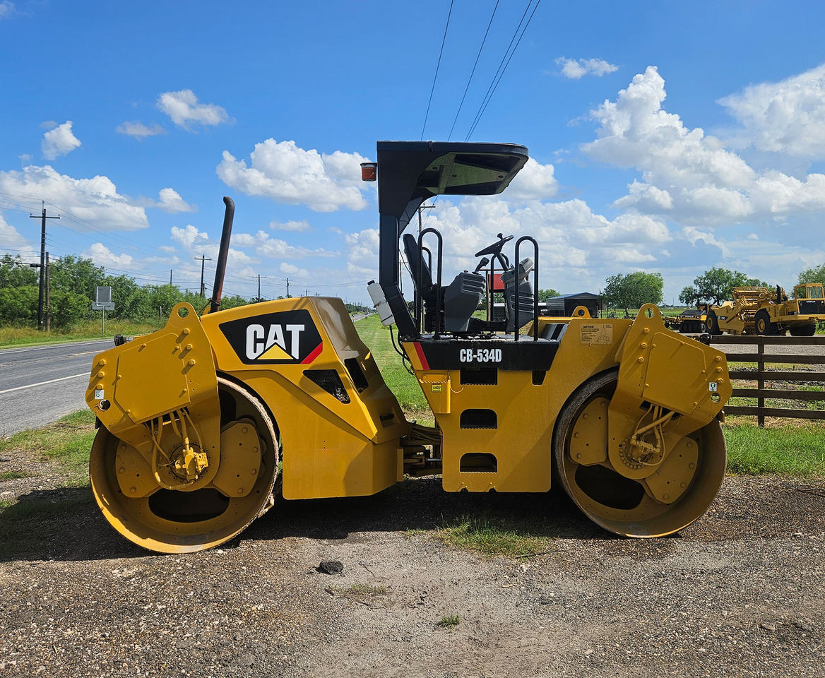 Caterpillar CB-534D - Compacteur: photos 1 Caterpillar CB-534D - Compacteur: photos 1