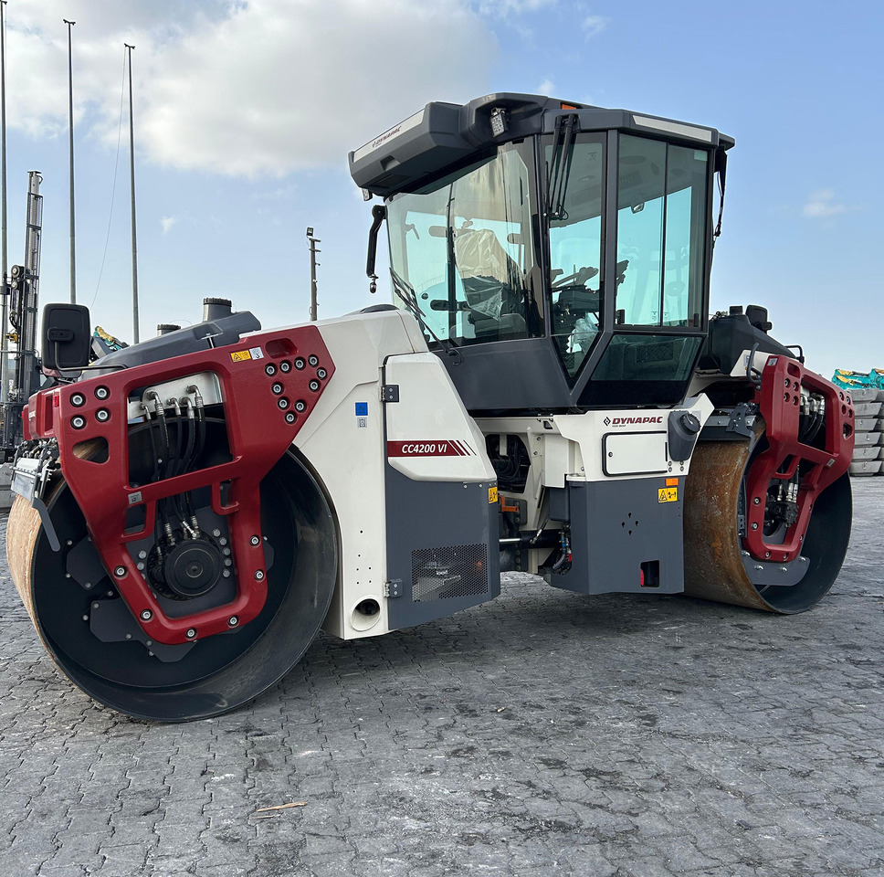 Dynapac CC4200 Vi - Compacteur: photos 3 Dynapac CC4200 Vi - Compacteur: photos 3