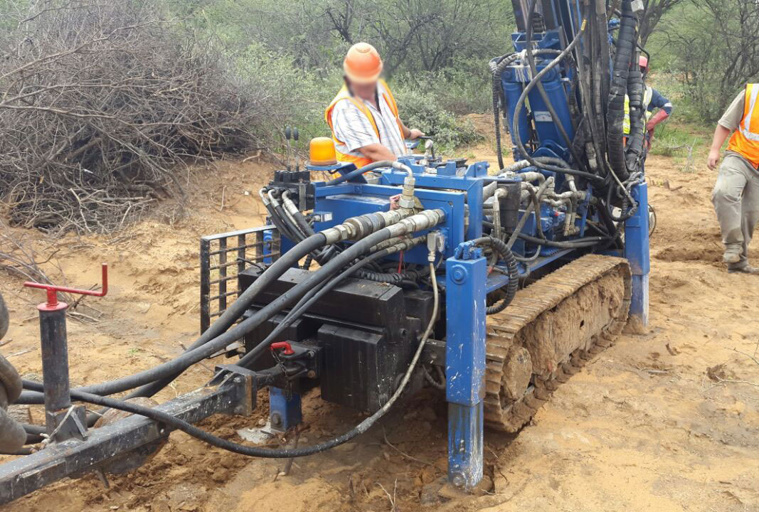 Hutte HBR 203 - Foreuse: photos 1 Hutte HBR 203 - Foreuse: photos 1