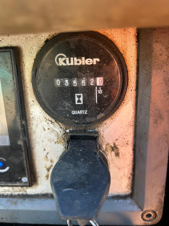 Klemm KR 702-2R - Mât de battage: photos 5 Klemm KR 702-2R - Mât de battage: photos 5