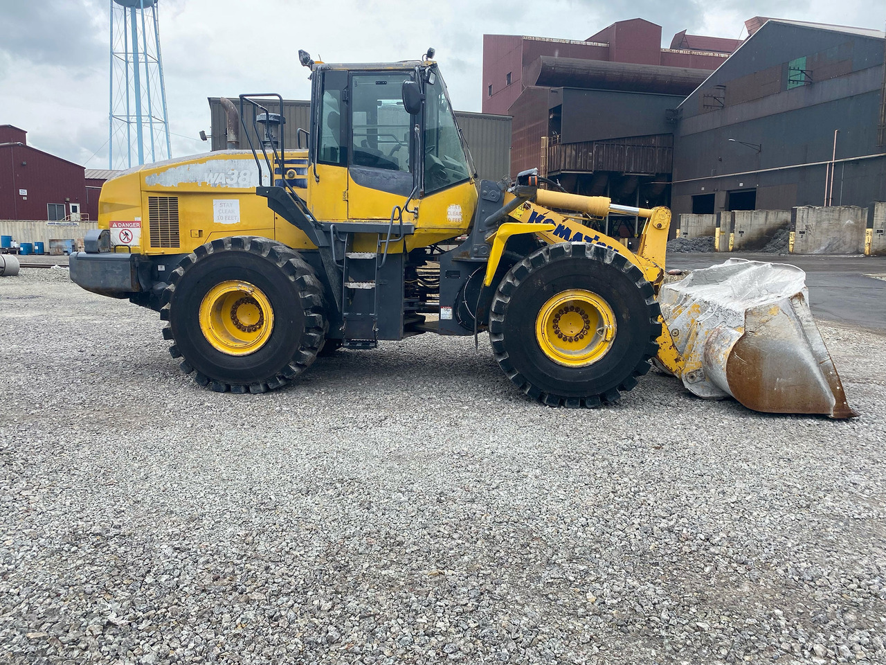 Komatsu WA380-7 - Chargeuse sur pneus: photos 2 Komatsu WA380-7 - Chargeuse sur pneus: photos 2