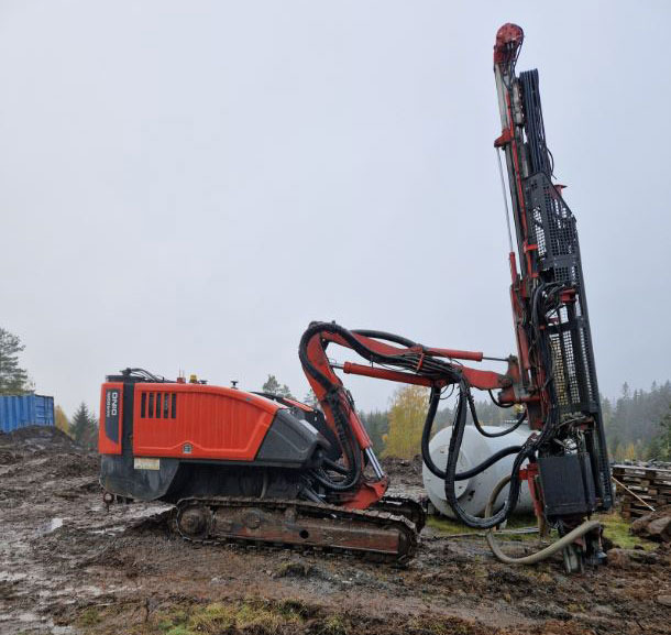 Sandvik Dino DC400Ri - Foreuse: photos 1 Sandvik Dino DC400Ri - Foreuse: photos 1
