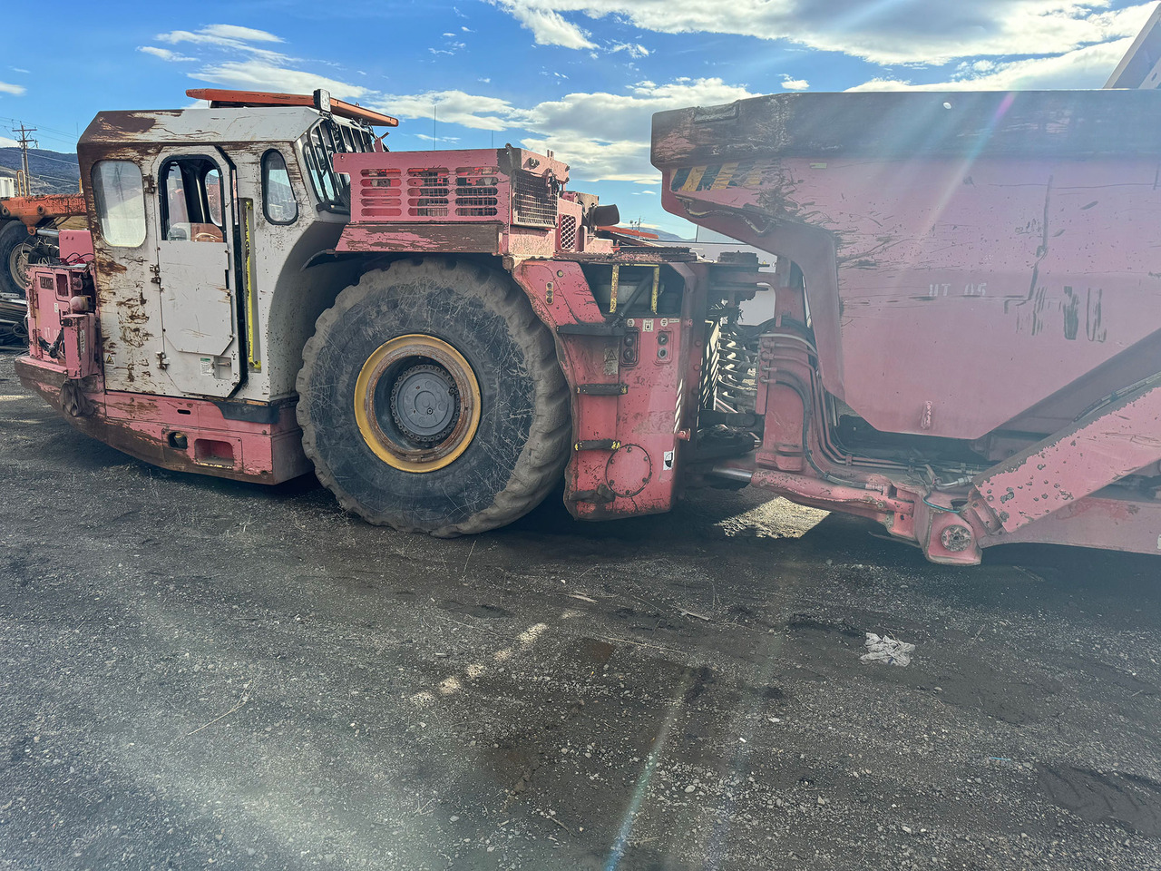 Sandvik TH430 - Machine d'exploitation minière: photos 1 Sandvik TH430 - Machine d'exploitation minière: photos 1