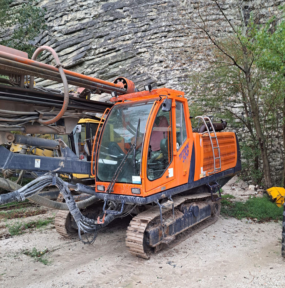 Sandvik Titon 300 - Foreuse: photos 1 Sandvik Titon 300 - Foreuse: photos 1