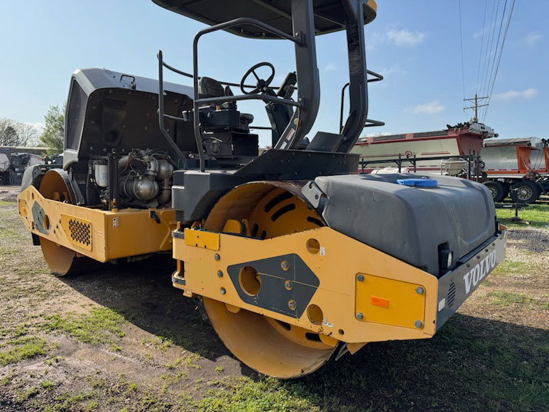 Volvo DD120C - Compacteur: photos 3 Volvo DD120C - Compacteur: photos 3