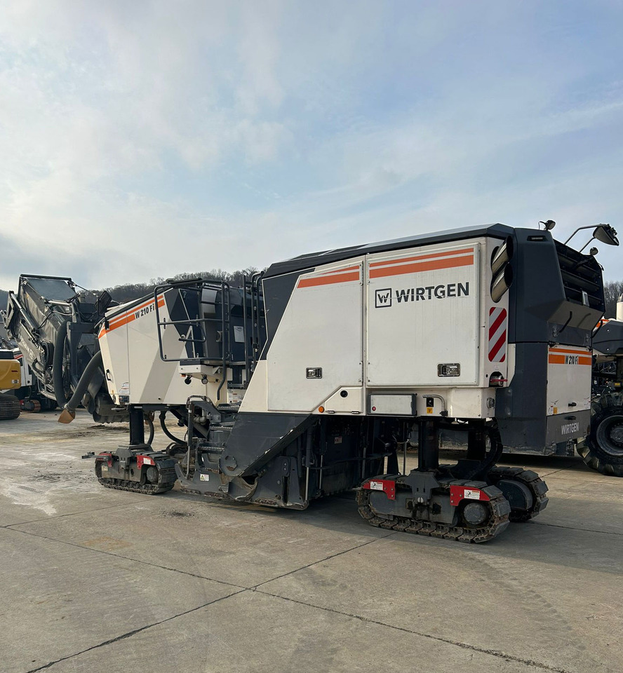Wirtgen W 210 FI - Finisseur: photos 1 Wirtgen W 210 FI - Finisseur: photos 1