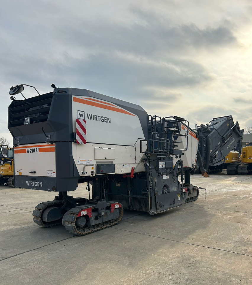 Wirtgen W 210 FI - Finisseur: photos 4 Wirtgen W 210 FI - Finisseur: photos 4