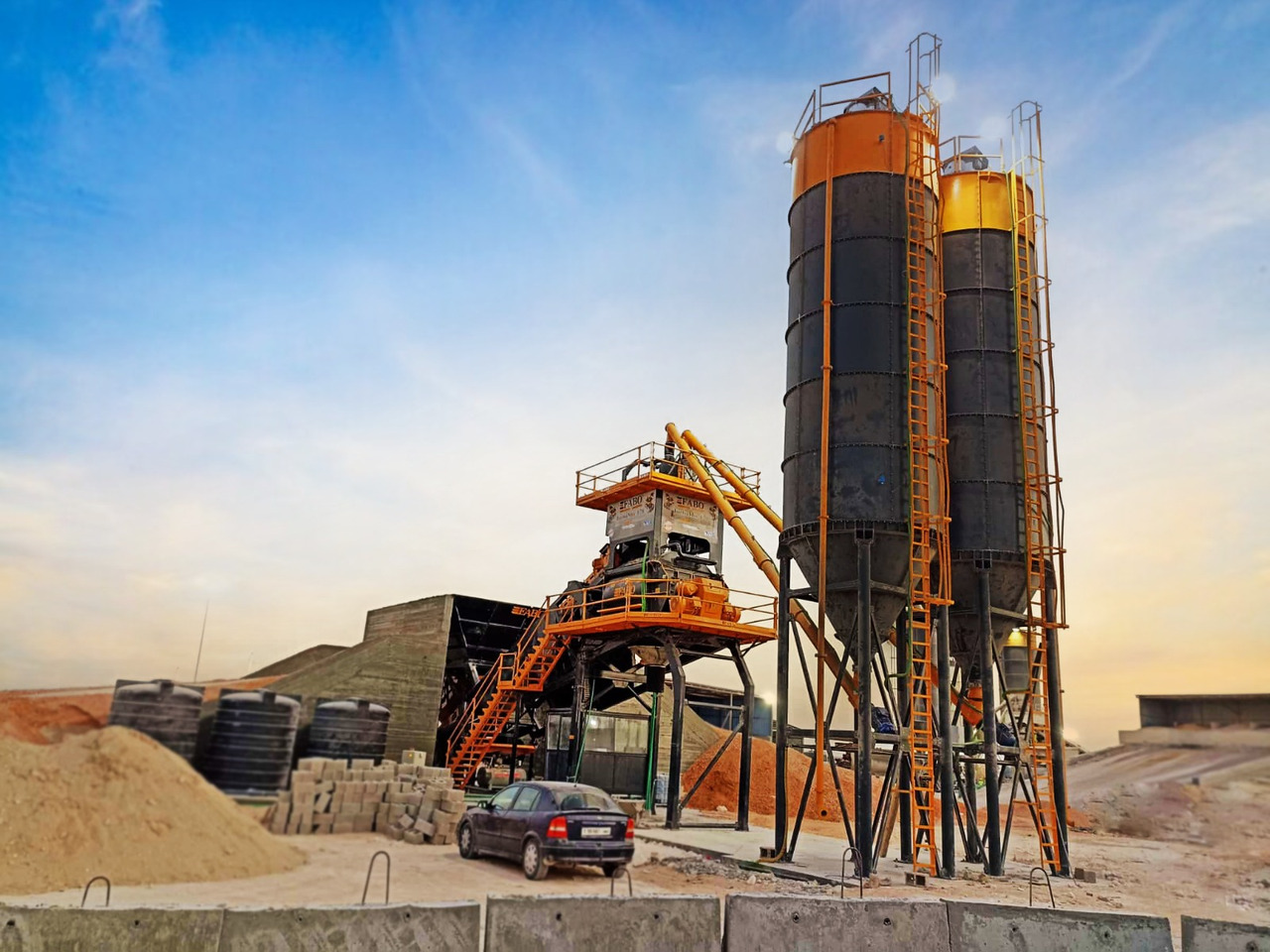 FABO COMPACT-180 CONCRETE PLANT | CONVEYOR TYPE - Centrale à béton: photos 1 FABO COMPACT-180 CONCRETE PLANT | CONVEYOR TYPE - Centrale à béton: photos 1