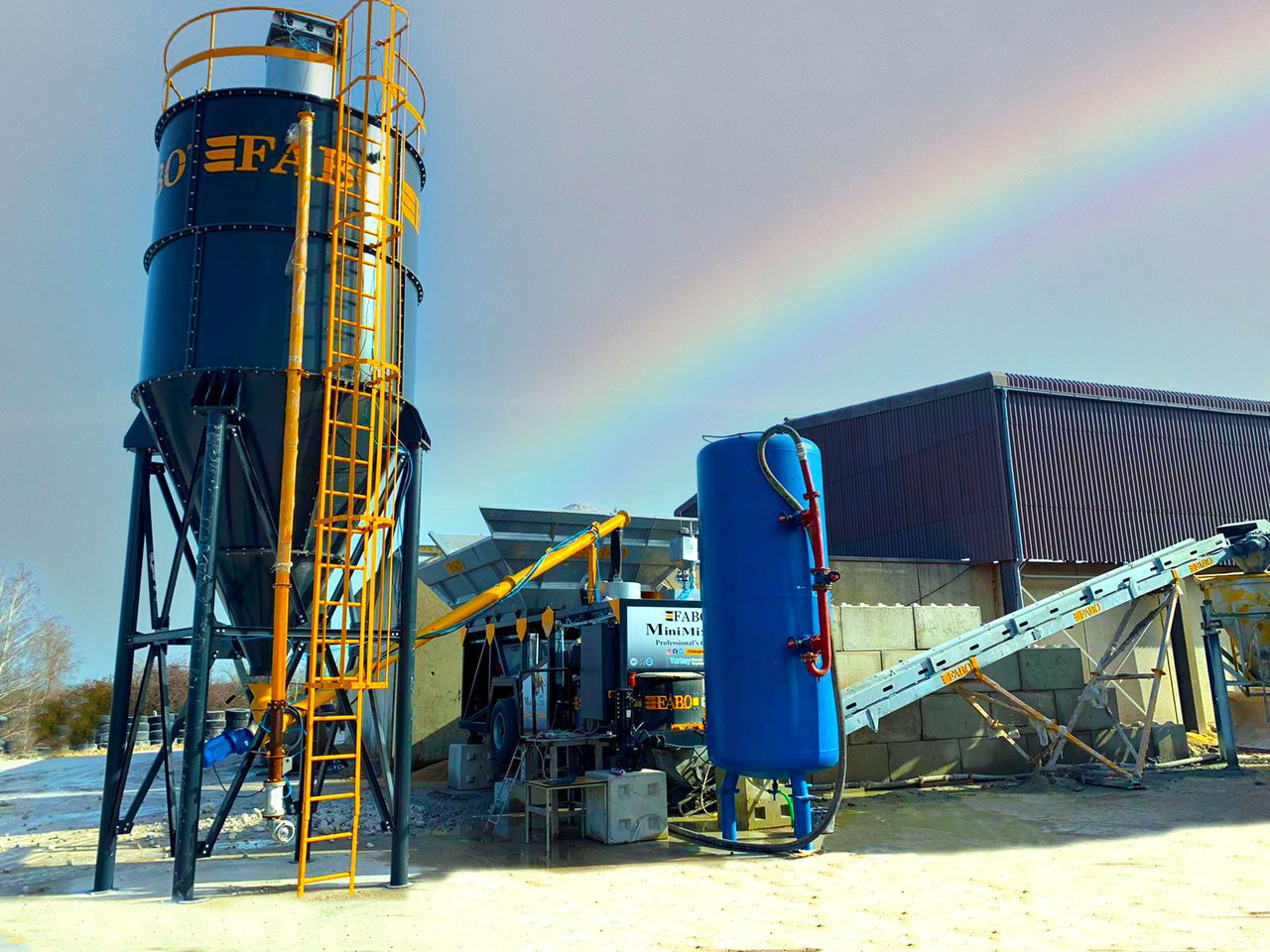 FABO mobile concrete batching plant - Centrale à béton: photos 1 FABO mobile concrete batching plant - Centrale à béton: photos 1