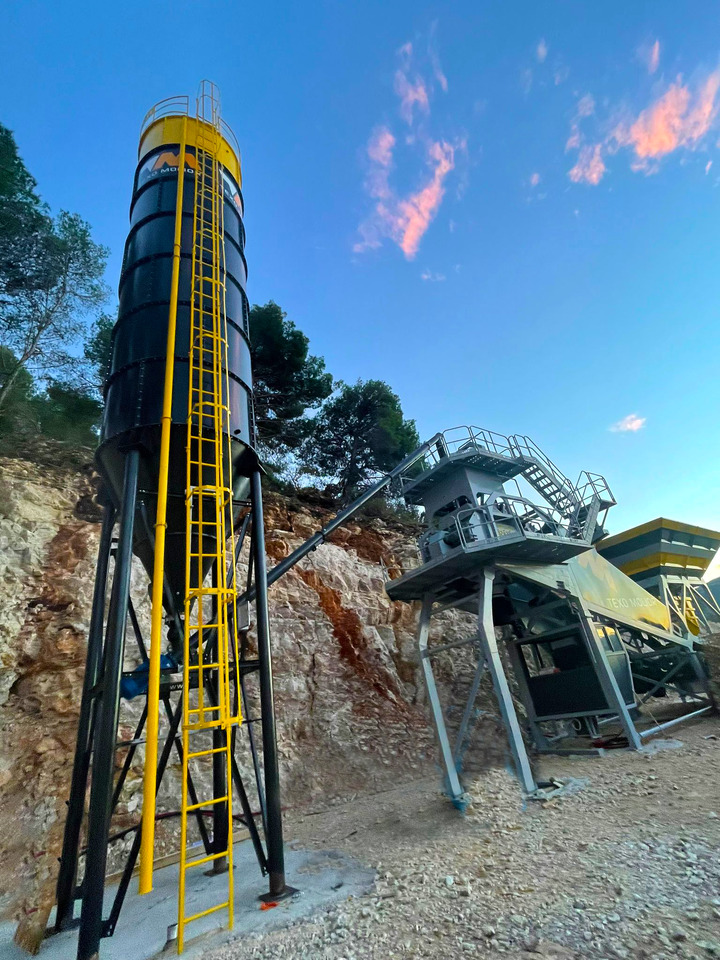 FABO mobile concrete batching plant - Centrale à béton: photos 3 FABO mobile concrete batching plant - Centrale à béton: photos 3