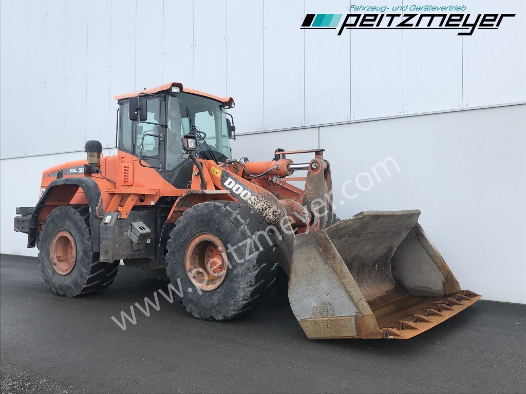 Doosan Radlader DL 300-3 - Chargeuse sur pneus: photos 2 Doosan Radlader DL 300-3 - Chargeuse sur pneus: photos 2