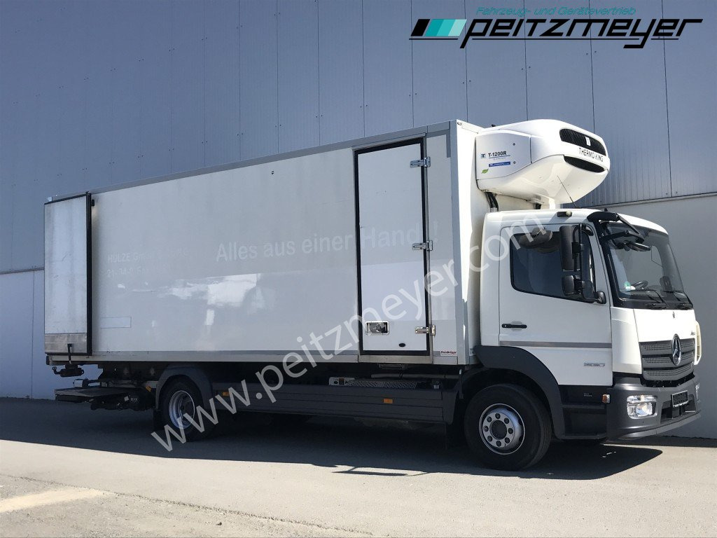 MERCEDES-BENZ Atego 1530 L Tiefkühlkoffer m. LBW, Thermoking T 1200 faltb. LBW 1,5 t., Seitentür, Trennwand - Camion frigorifique: photos 2 MERCEDES-BENZ Atego 1530 L Tiefkühlkoffer m. LBW, Thermoking T 1200 faltb. LBW 1,5 t., Seitentür, Trennwand - Camion frigorifique: photos 2