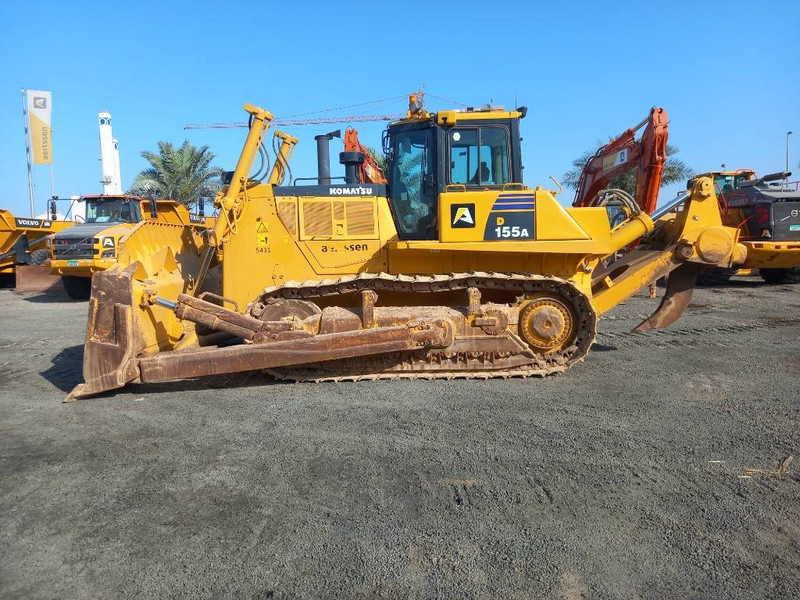Komatsu D155A-6R (4pieces available in Abu Dhabi) - Bulldozer: photos 1 Komatsu D155A-6R (4pieces available in Abu Dhabi) - Bulldozer: photos 1