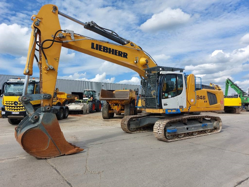 Liebherr R946 LC (Lifting Cab) - Pelle sur chenille: photos 3 Liebherr R946 LC (Lifting Cab) - Pelle sur chenille: photos 3