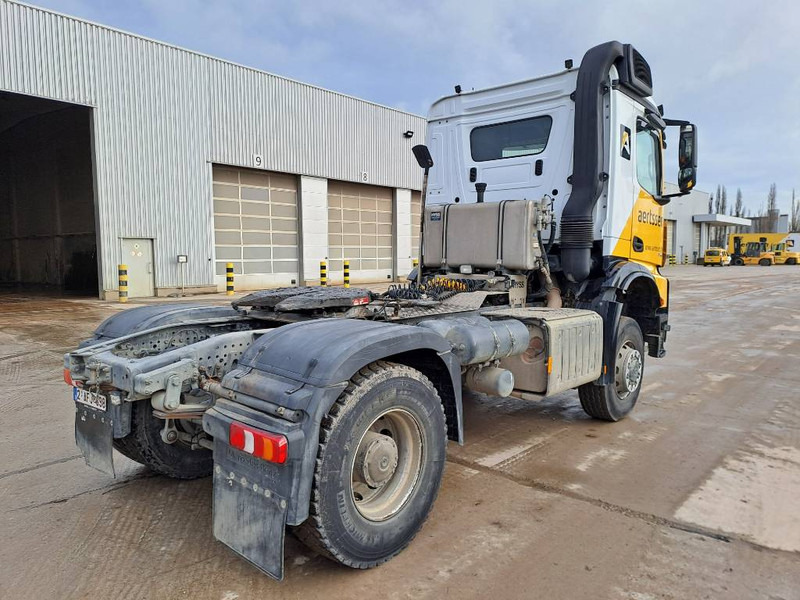Mercedes-Benz Arocs 2045 - Tracteur routier: photos 4 Mercedes-Benz Arocs 2045 - Tracteur routier: photos 4