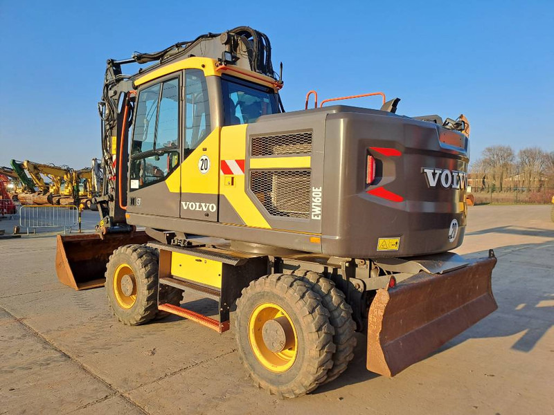 Volvo EW 160 E - Pelle sur pneus: photos 2 Volvo EW 160 E - Pelle sur pneus: photos 2