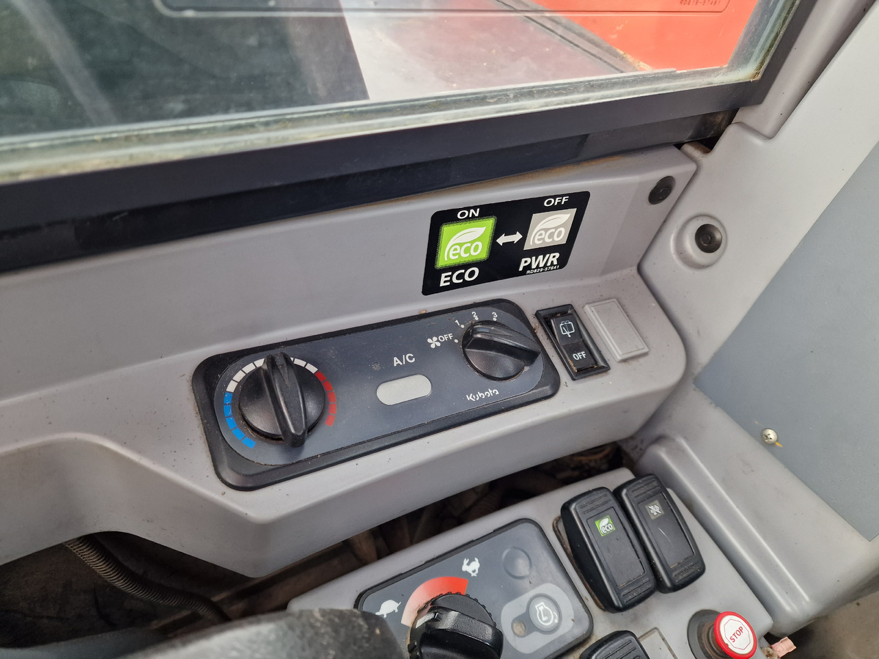 Mini pelle KUBOTA KX080-4. Metal tracks.: photos 24