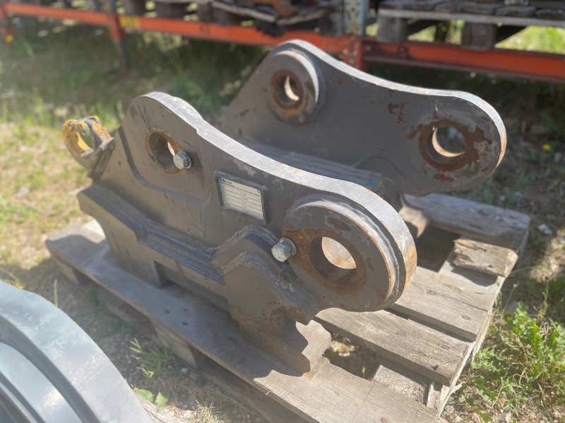 S80 - Attache rapide pour Pelle: photos 1 S80 - Attache rapide pour Pelle: photos 1