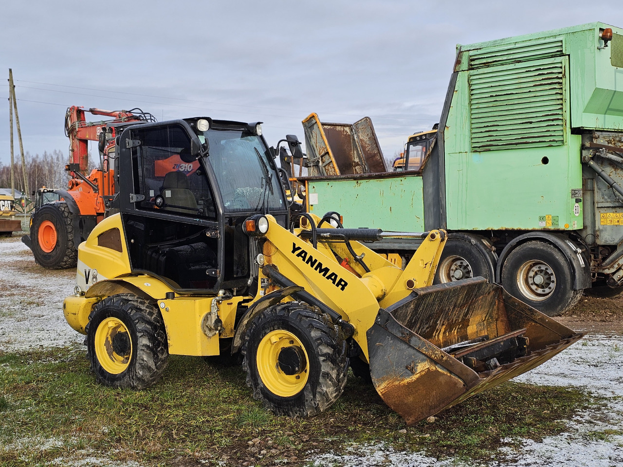 YANMAR V8, 744 hours! - Chargeuse sur pneus: photos 2 YANMAR V8, 744 hours! - Chargeuse sur pneus: photos 2