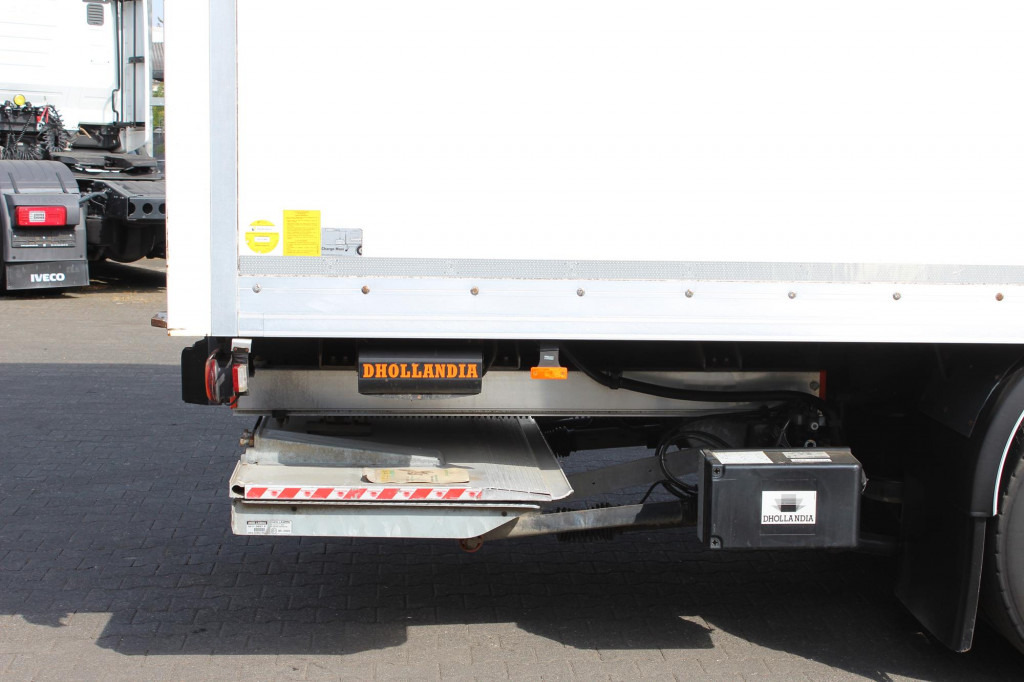 Daf LF 290 Koffer Klima LDW Rolltor LBW 298Tkm - Camion: photos 4 Daf LF 290 Koffer Klima LDW Rolltor LBW 298Tkm - Camion: photos 4
