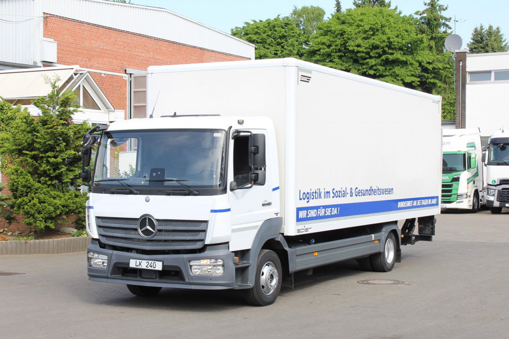 Mercedes-Benz Atego 1221 E6 Koffer Klima LDW Schalter LBW - Camion: photos 1 Mercedes-Benz Atego 1221 E6 Koffer Klima LDW Schalter LBW - Camion: photos 1