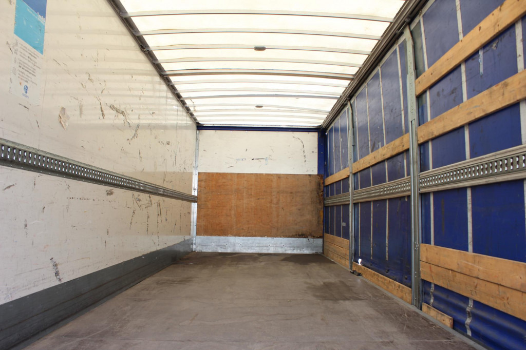 MAN TGL 12.220 Plane-Koffer 7,5 m LBW Klima 199TKm - Camion fourgon: photos 3 MAN TGL 12.220 Plane-Koffer 7,5 m LBW Klima 199TKm - Camion fourgon: photos 3