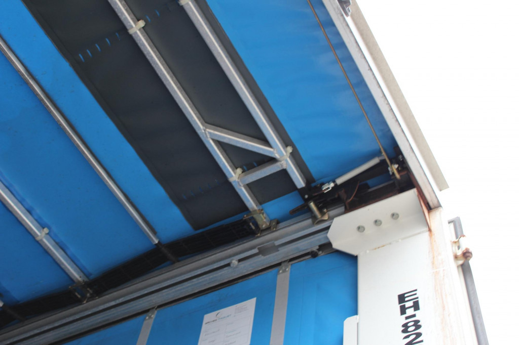 MAN TGS 18.440 Plane Zug Schlafplatz AHK Retarder - Camion à rideaux coulissants: photos 2 MAN TGS 18.440 Plane Zug Schlafplatz AHK Retarder - Camion à rideaux coulissants: photos 2