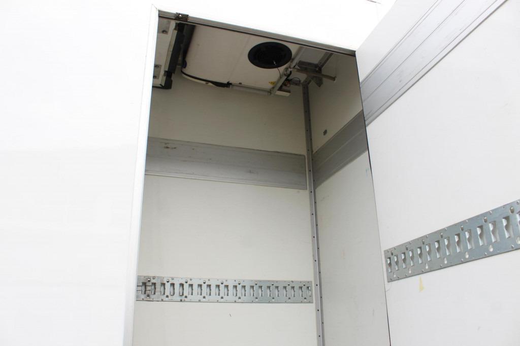 Camion frigorifique Mercedes-Benz Atego 1221 E6 Carrier Multi-Temp Strom Türen+LBW: photos 6 Camion frigorifique Mercedes-Benz Atego 1221 E6 Carrier Multi-Temp Strom Türen+LBW: photos 6