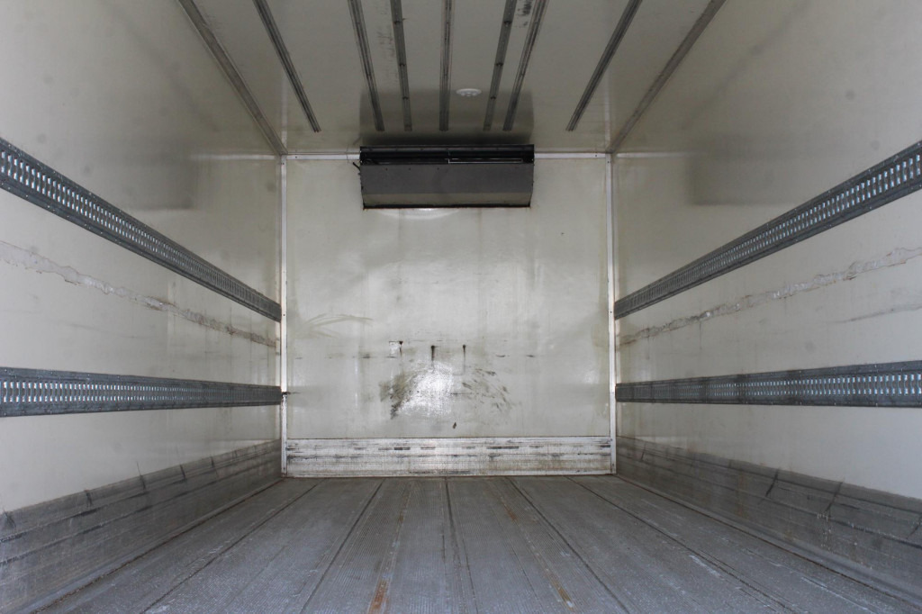 Mercedes-Benz Atego 1221 TK T-800R Tiefkühl Türen+LBW - Camion frigorifique: photos 4 Mercedes-Benz Atego 1221 TK T-800R Tiefkühl Türen+LBW - Camion frigorifique: photos 4