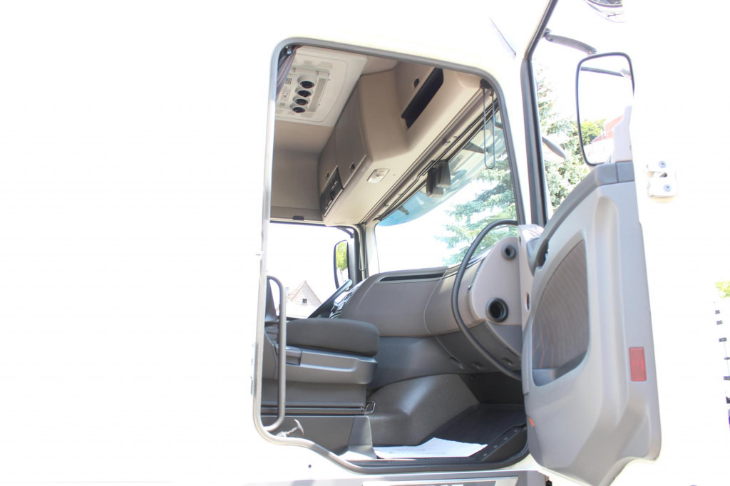 Daf XF 530 SC Retarder ACC LDWS Standklima Kühlbox - Tracteur routier: photos 3 Daf XF 530 SC Retarder ACC LDWS Standklima Kühlbox - Tracteur routier: photos 3