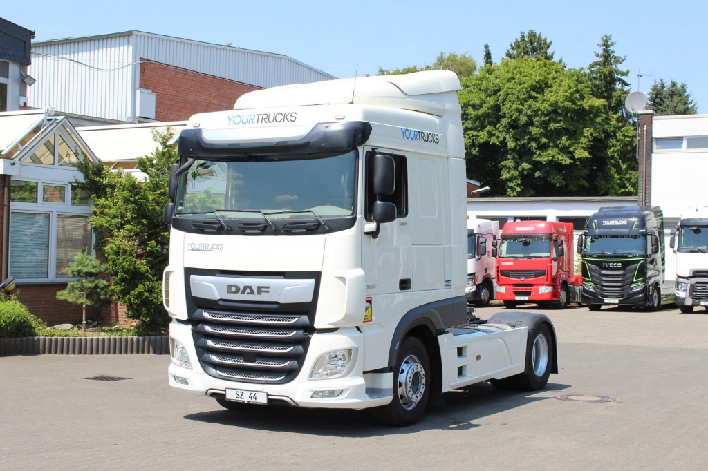 Daf XF 530 SC Retarder ACC LDWS Standklima Kühlbox - Tracteur routier: photos 1 Daf XF 530 SC Retarder ACC LDWS Standklima Kühlbox - Tracteur routier: photos 1