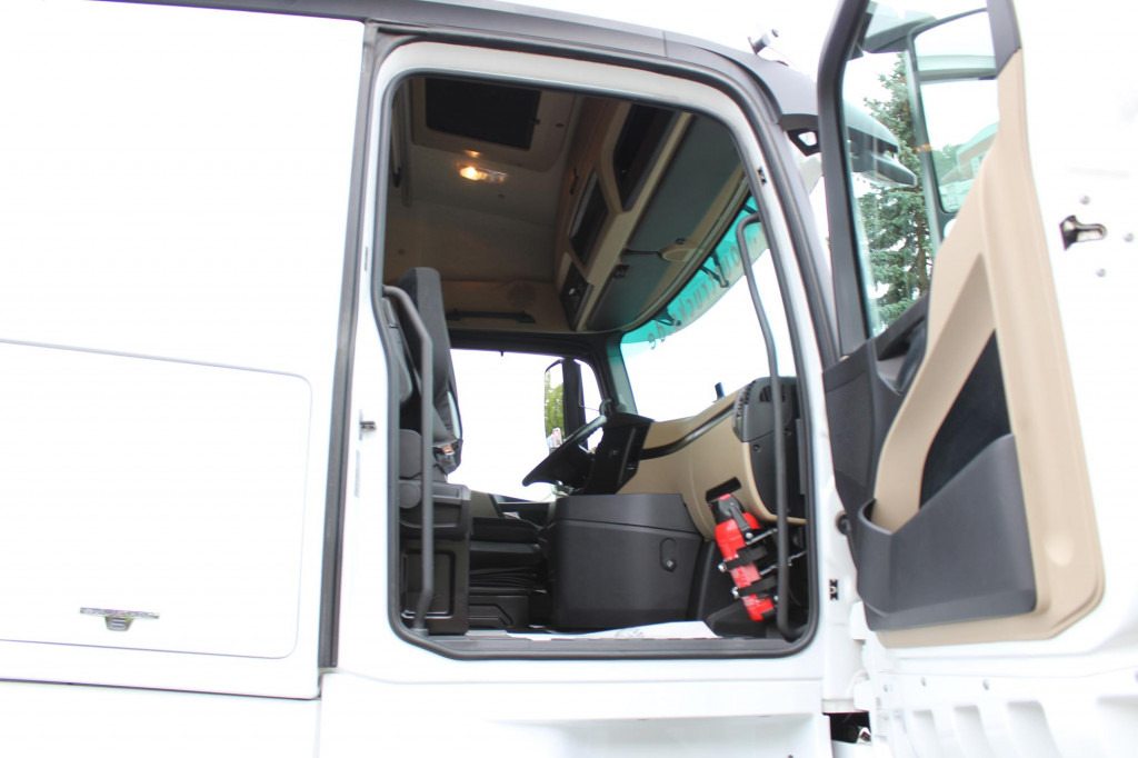 Tracteur routier Mercedes-Benz Actros 1845 E6   ACC  LDW  Kühlbox  Vollspoiler: photos 15