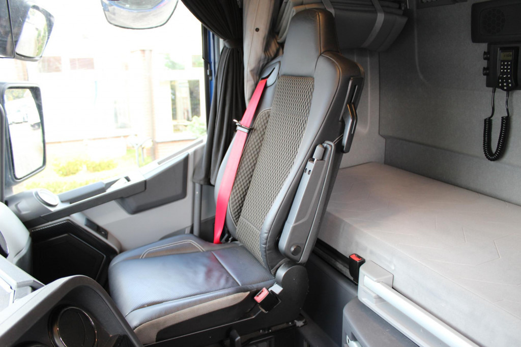 Renault T 520 E6 High  2Tanks Kühlbox Leder 2 Betten - Tracteur routier: photos 5 Renault T 520 E6 High  2Tanks Kühlbox Leder 2 Betten - Tracteur routier: photos 5