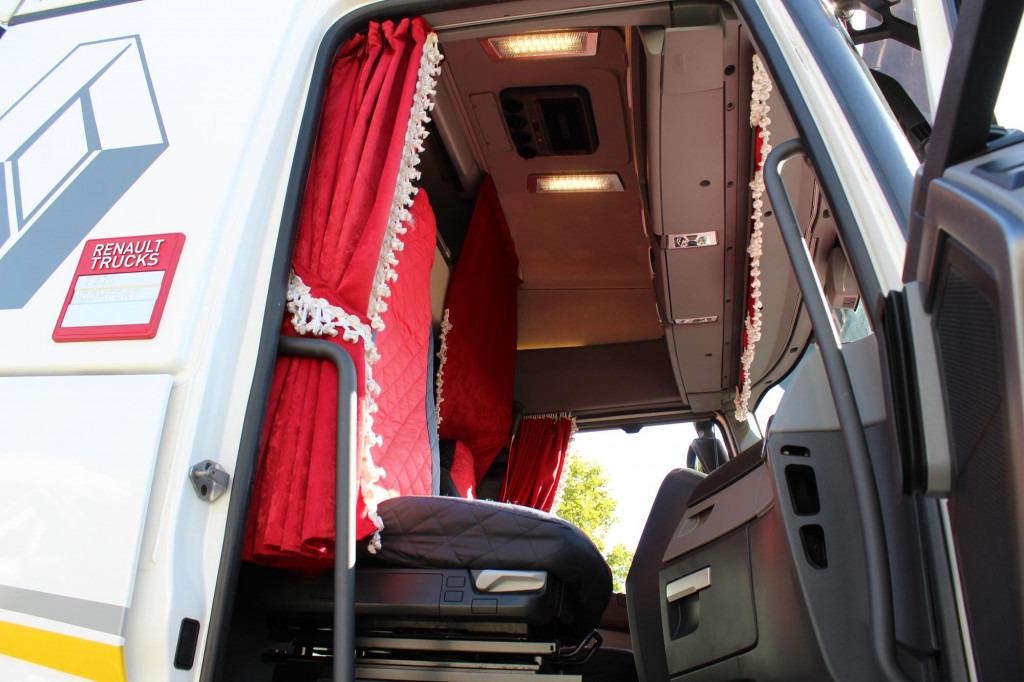 Renault T 520 E6 High Sleeper Retarder 2Tank Standklima - Tracteur routier: photos 2 Renault T 520 E6 High Sleeper Retarder 2Tank Standklima - Tracteur routier: photos 2