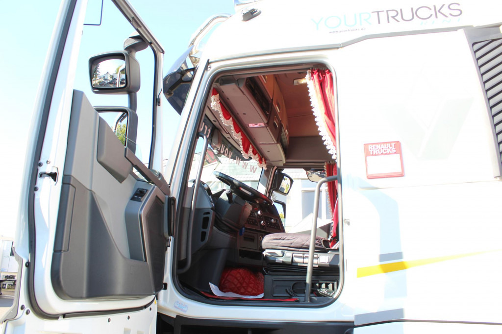 Renault T 520 E6 High Sleeper Retarder 2Tank Standklima - Tracteur routier: photos 4 Renault T 520 E6 High Sleeper Retarder 2Tank Standklima - Tracteur routier: photos 4