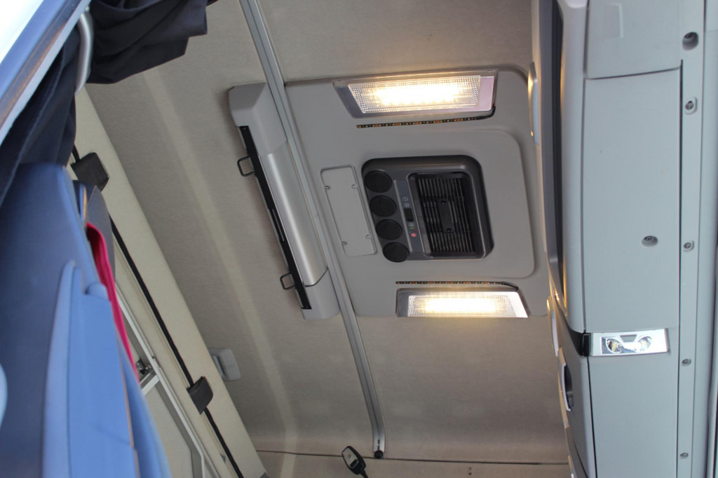 Renault T 520 E6 High Sleeper Retarder 2Tank Standklima - Tracteur routier: photos 3 Renault T 520 E6 High Sleeper Retarder 2Tank Standklima - Tracteur routier: photos 3