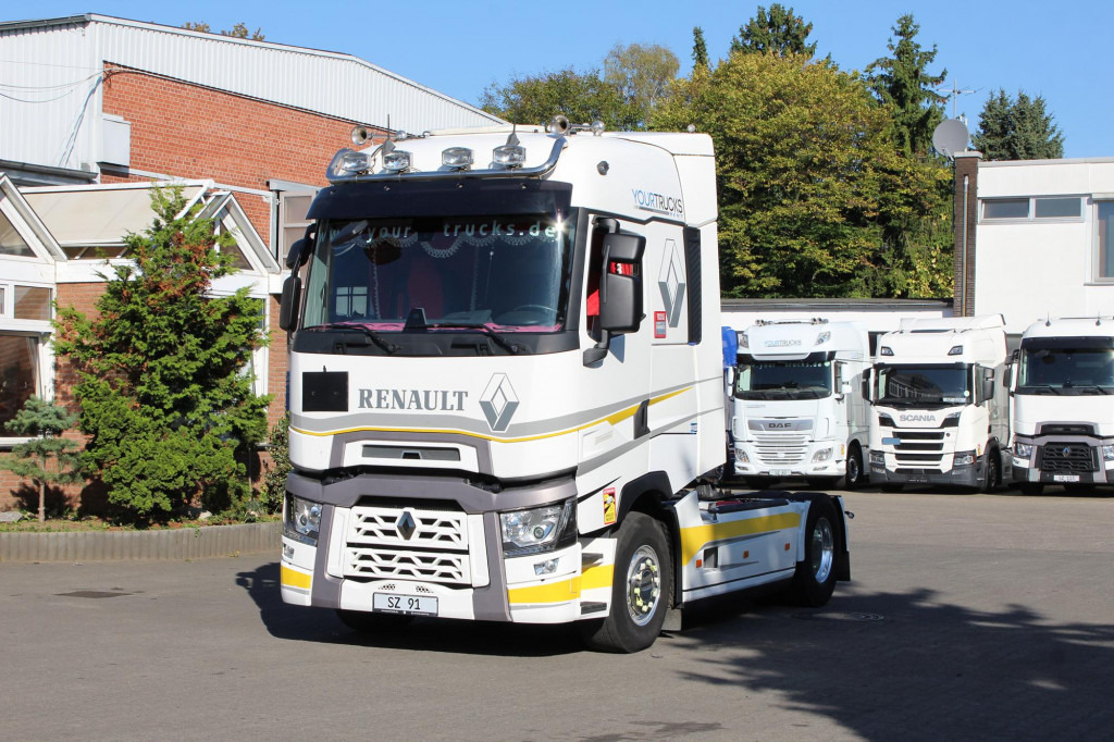 Renault T 520 E6 High Sleeper Retarder 2Tank Standklima - Tracteur routier: photos 1 Renault T 520 E6 High Sleeper Retarder 2Tank Standklima - Tracteur routier: photos 1