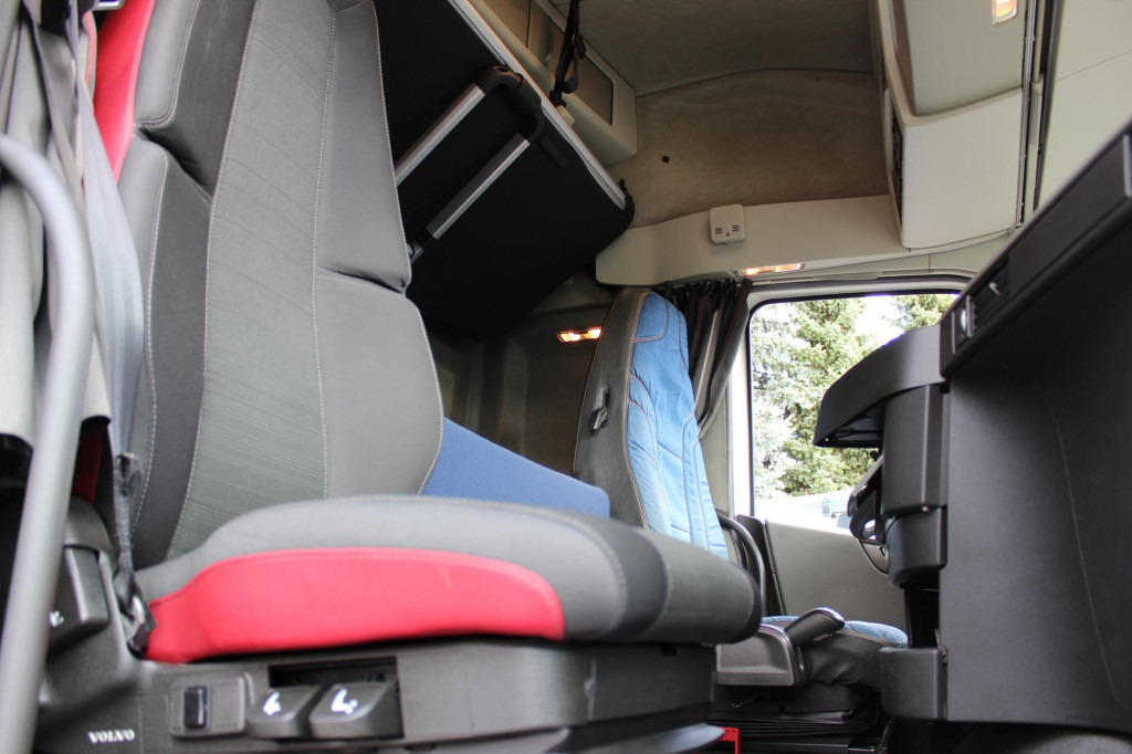 Tracteur routier Volvo FH 500 E6 Globe   I-Shift  I-Park Cool  Kühlbox: photos 15
