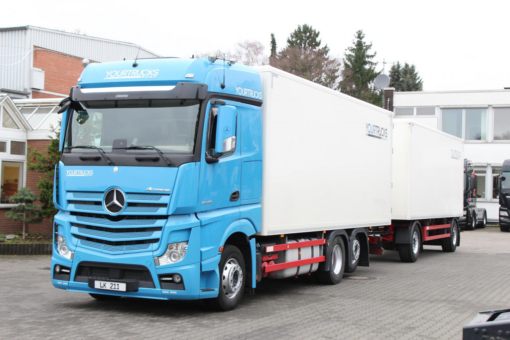 Mercedes-Benz Actros 2548 Koffer Retarder Schlafkab Kühlbox - Véhicule utilitaire: photos 1 Mercedes-Benz Actros 2548 Koffer Retarder Schlafkab Kühlbox - Véhicule utilitaire: photos 1