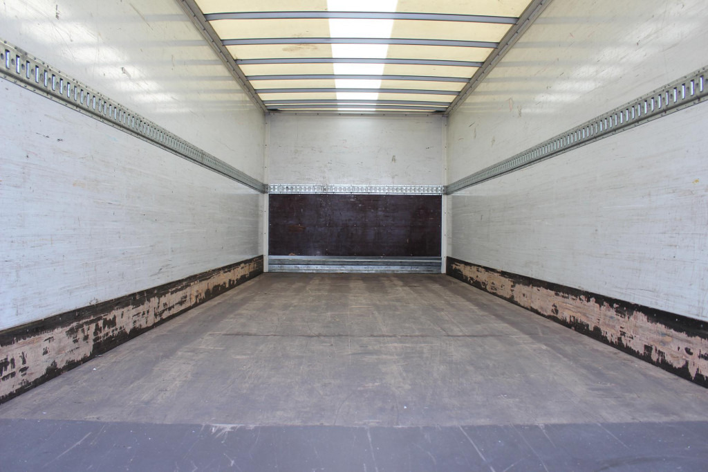 Volvo FM 330 E6 Koffer 7,8m Klima LBW Liftachse - Camion fourgon: photos 2 Volvo FM 330 E6 Koffer 7,8m Klima LBW Liftachse - Camion fourgon: photos 2