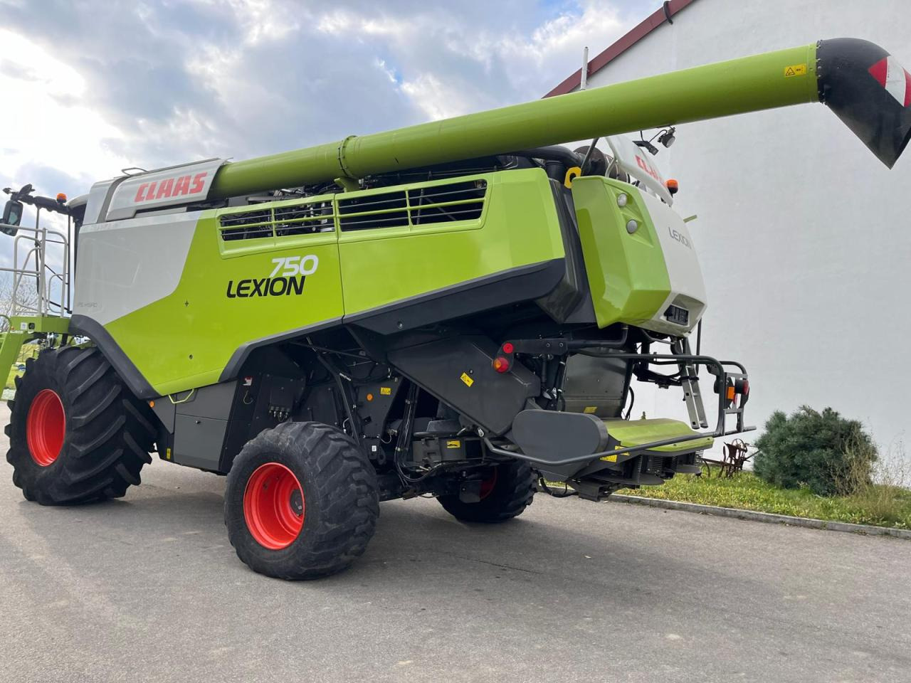 CLAAS Lexion 750 V-Kanal 3D, Baujahr 2017, 30kmh - Moissonneuse-batteuse: photos 2 CLAAS Lexion 750 V-Kanal 3D, Baujahr 2017, 30kmh - Moissonneuse-batteuse: photos 2