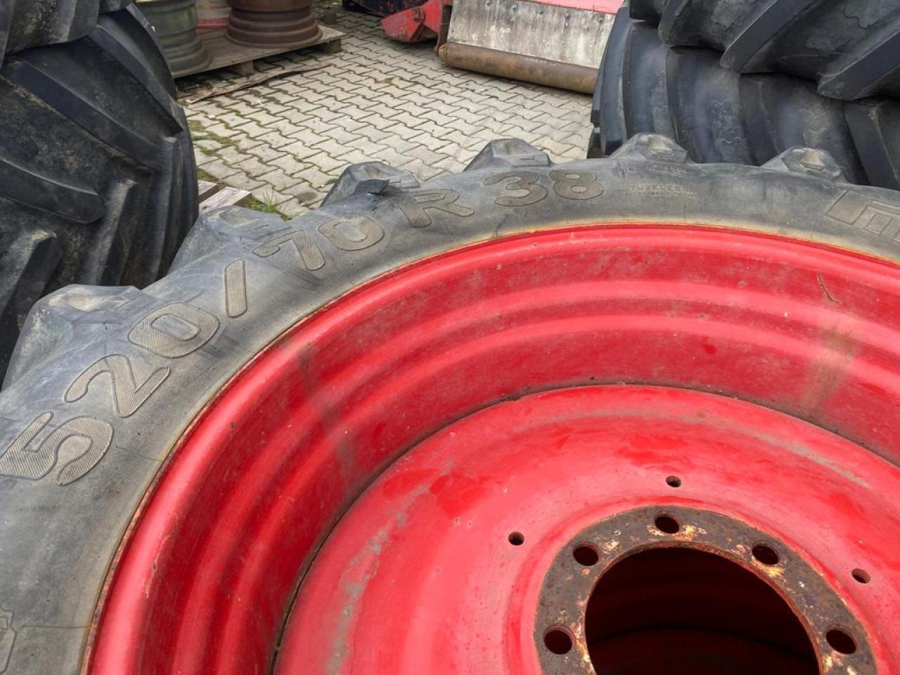 Fendt Komplettrad 420/70 R28 und 520/70 R38 - Tracteur agricole: photos 3 Fendt Komplettrad 420/70 R28 und 520/70 R38 - Tracteur agricole: photos 3