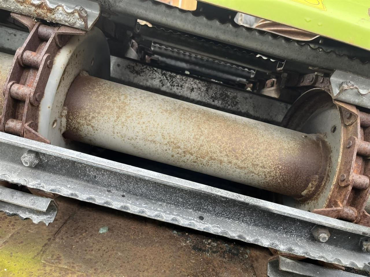 CLAAS Lexion 750 gebrauchter Einzugschacht, Schrägförderer aus Brandmaschine - Pièces de rechange pour Moissonneuse-batteuse: photos 3 CLAAS Lexion 750 gebrauchter Einzugschacht, Schrägförderer aus Brandmaschine - Pièces de rechange pour Moissonneuse-batteuse: photos 3