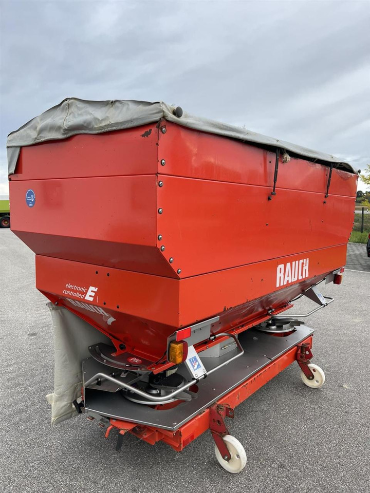 Rauch Axera H EMC 1102 mit Rauch Quantron P Bedienterminal, Abdeckplane, Rollvorrichtung - Distributeur d'engrais: photos 3 Rauch Axera H EMC 1102 mit Rauch Quantron P Bedienterminal, Abdeckplane, Rollvorrichtung - Distributeur d'engrais: photos 3
