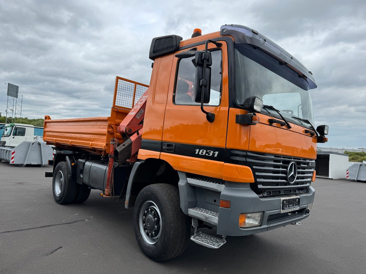 Mercedes-Benz Actros 1831 4x4 Kipper - Kran- Kupplung- Blattfe - Camion benne, Camion grue: photos 5 Mercedes-Benz Actros 1831 4x4 Kipper - Kran- Kupplung- Blattfe - Camion benne, Camion grue: photos 5